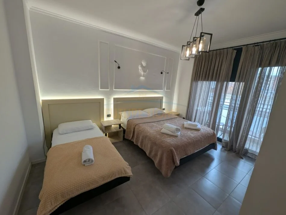 Tirane, jepet me qera 2+1 Kati 4, 67 m² 1.000 € (Kajo Karafili)