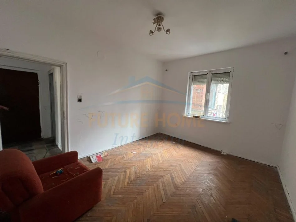 Tirane, shitet apartament 2+1+Ballkon Kati 3, 67 m² 136.000 € (Pazari i Ri)
