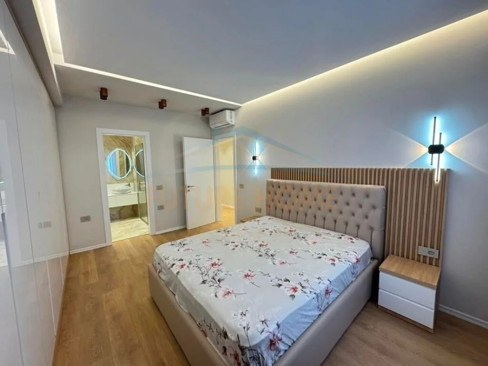 Tirane, jepet me qera apartament 2+1+Ballkon Kati 3, 120 m² 1.200 € (Liqeni Thate)