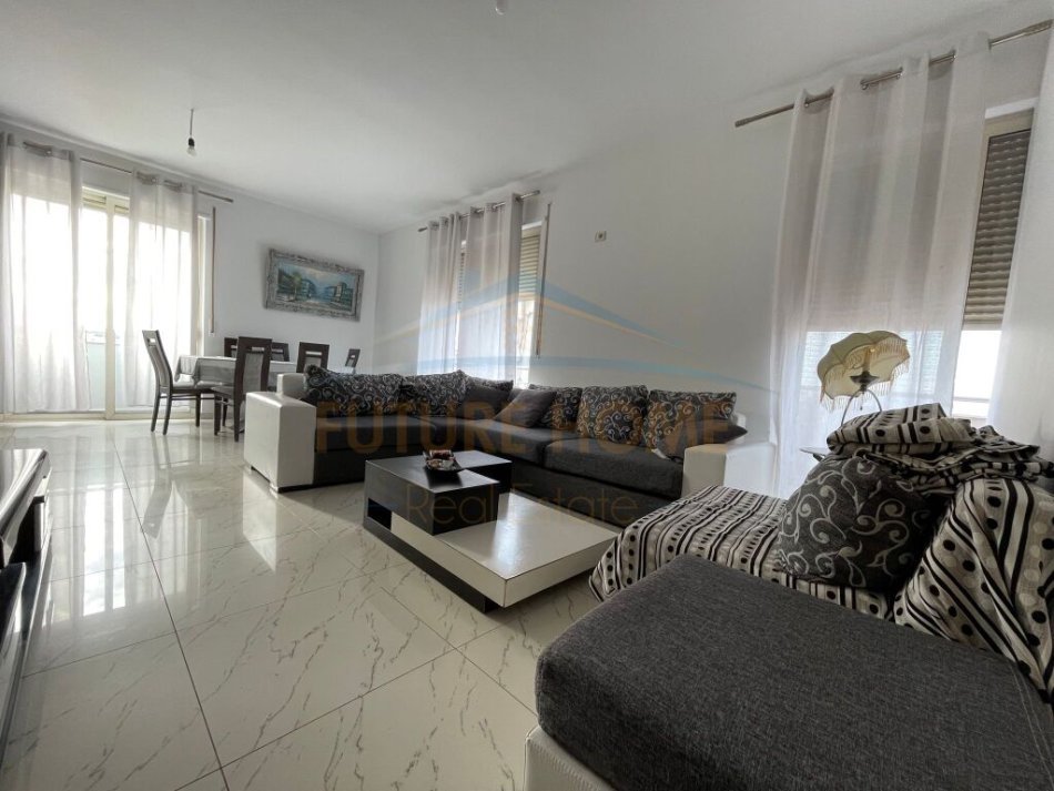 Qera, Duplex,600 €, Rruga e Teleferikut, Fresk