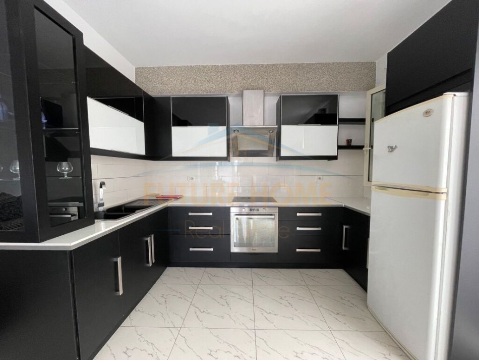 Qera, Duplex,600 €, Rruga e Teleferikut, Fresk