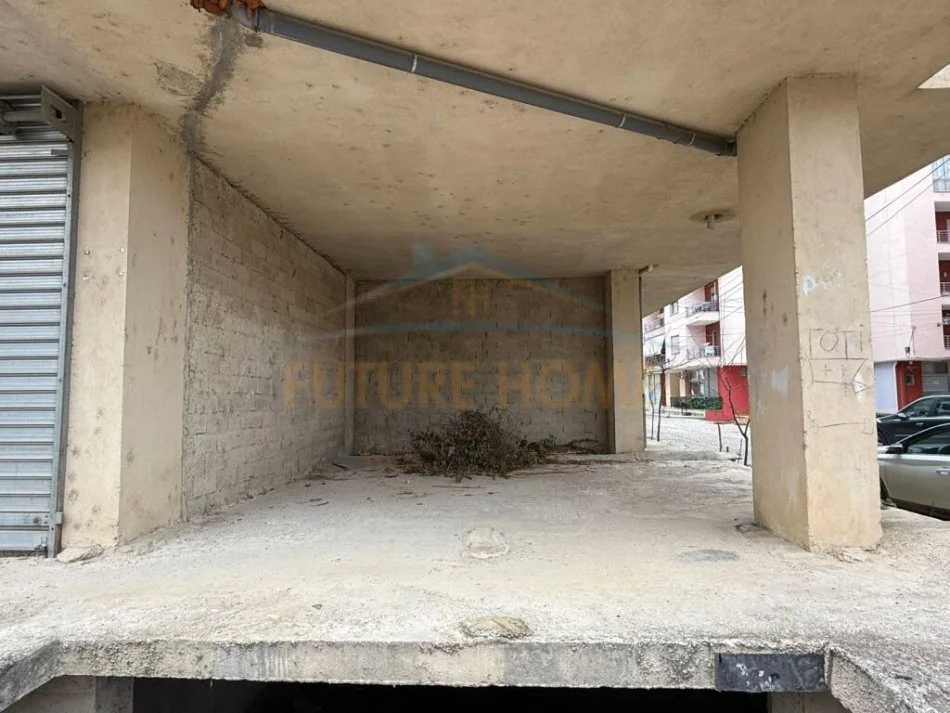 Pogradec, shitet ambjent biznesi Kati 0, 82 m² 120.000 € ,1 Maji, Pogradec (KO47135)