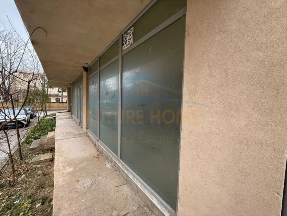 Pogradec, shitet ambjent biznesi Kati 0, 82 m² 120.000 € ,1 Maji, Pogradec (KO47135)