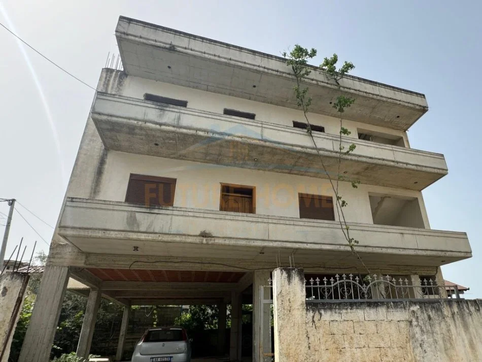 Durres, shitet shtepi Kati 2, 232 m² 150.000 € (arapaj)