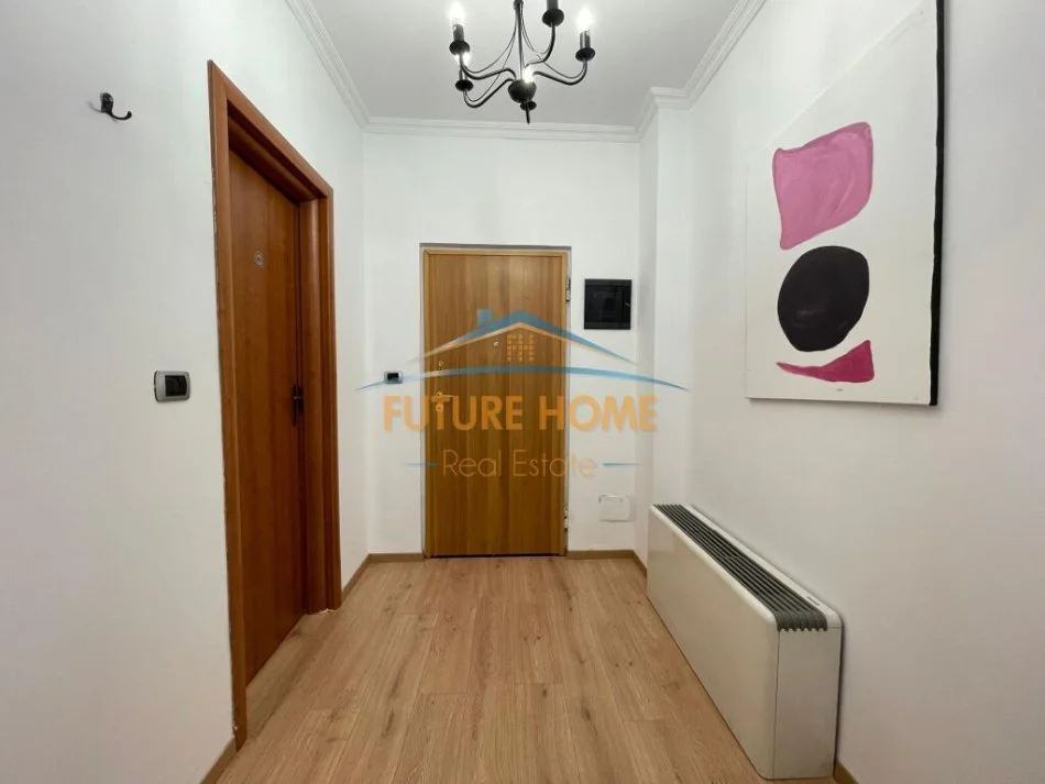 Tirane, jepet me qera ambjent biznesi Kati 5, 122 m² 1.400 € (Blloku)