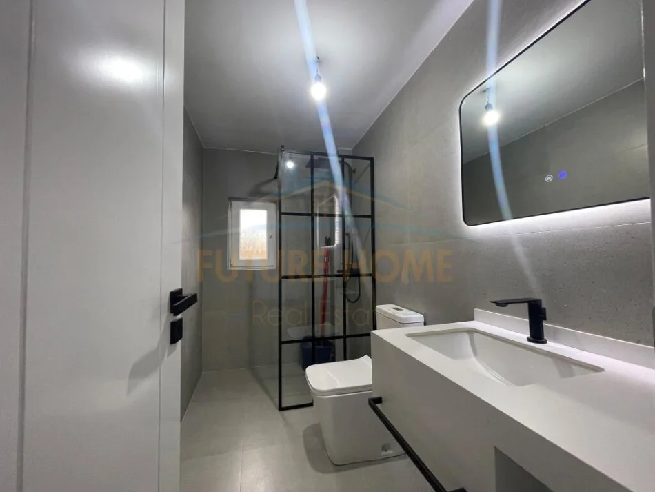 Tirane, jepet me qera apartament 2+1 Kati 3, 60 m² 600 € 