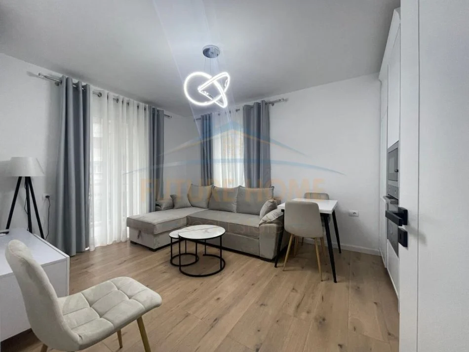 Tirane, jepet me qera apartament 2+1 Kati 3, 60 m² 600 € 