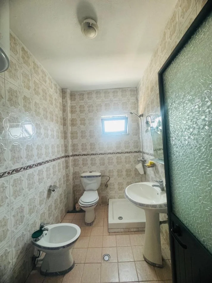 Tirane, jepet me qera apartament 1+1+Aneks Kati 5, 72 m² 450 € 