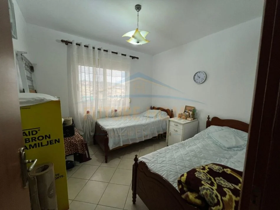 Durres, shitet apartament 2+1 , 80 m² (STADIUMI)