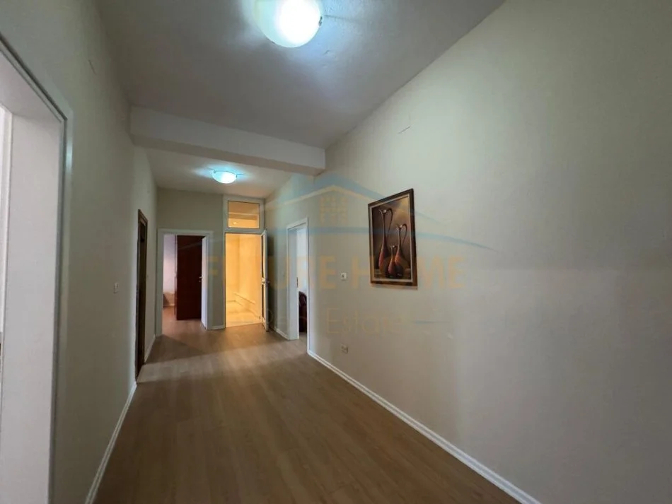 Durres, shitet apartament 3+1 Kati 5, 90 m² 110.000 € (Lagja 18 Durres)
