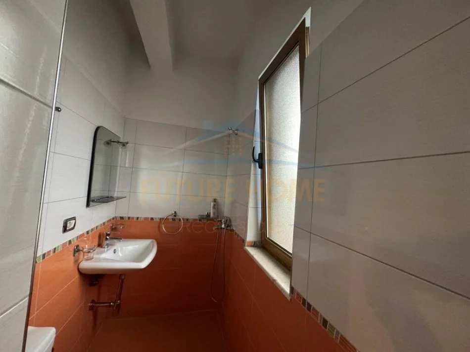 Durres, shitet apartament 3+1 Kati 5, 90 m² 110.000 € (Lagja 18 Durres)