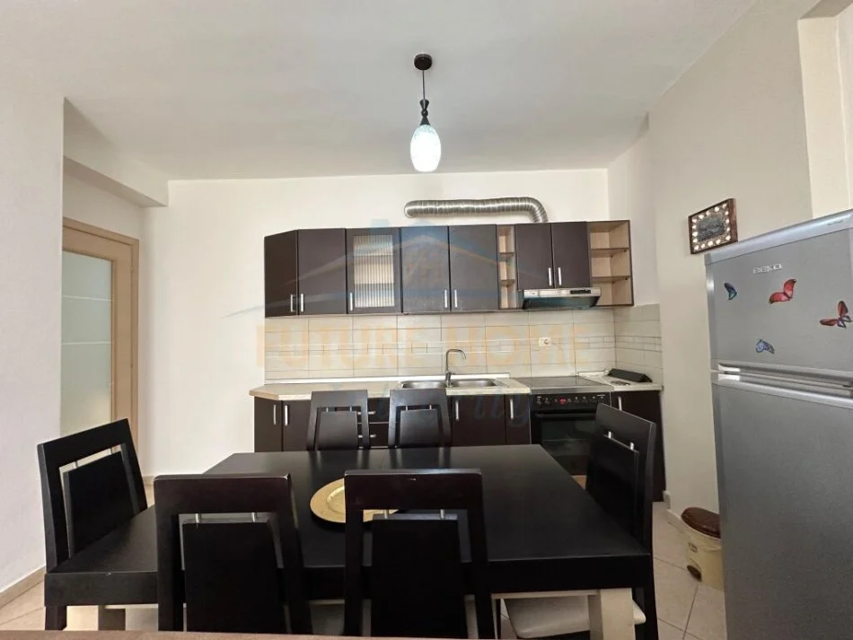 Tirane, shitet apartament 1+1 Kati 3, 77 m² 98.000 € (unaza re)