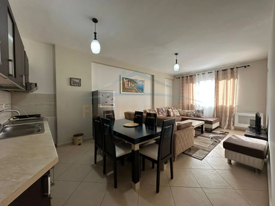 Tirane, shitet apartament 1+1 Kati 3, 77 m² 98.000 € (unaza re)