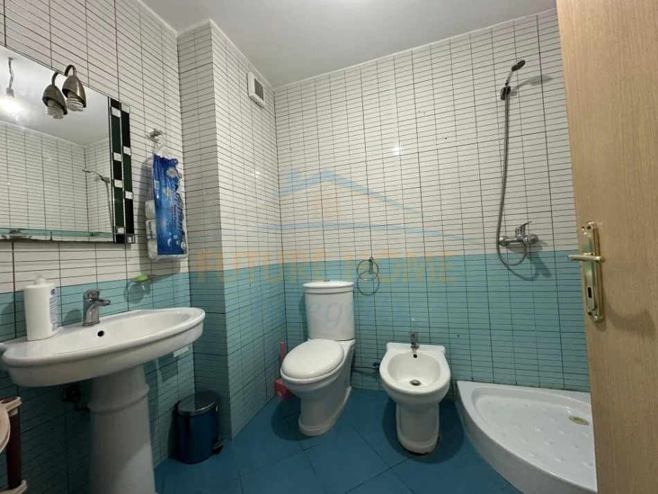 Tirane, shitet apartament 1+1 Kati 3, 77 m² 98.000 € (unaza re)