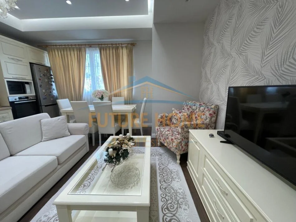 Tirane, jepet me qera apartament 2+1 Kati 2, 90 m² 1.000 € (Rruga e Durrësit)