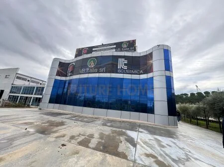 Durres, jepet me qera ambjent biznesi , 2.846 m² 2.000 € 