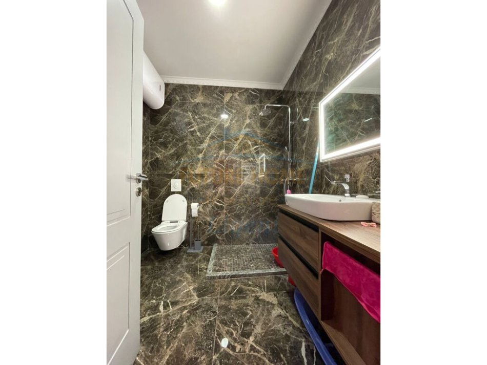 Tirane, shitet apartament 1+1+Ballkon Kati 3, 70 m² 160.000 € (Kodra e Diellit)