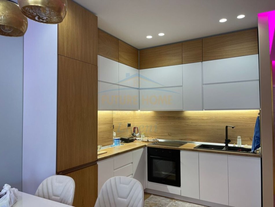 Tirane, shitet apartament 1+1+Ballkon Kati 3, 70 m² 160.000 € (Kodra e Diellit)