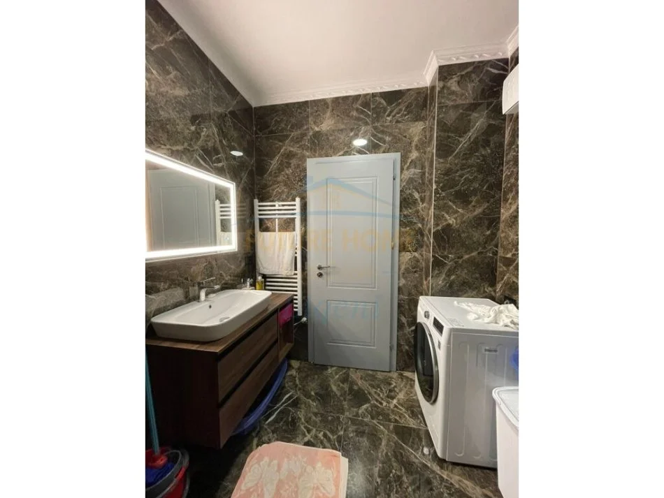 Tirane, shitet apartament 1+1 , 70 m² 160.000 € (Rruga e Zallit)