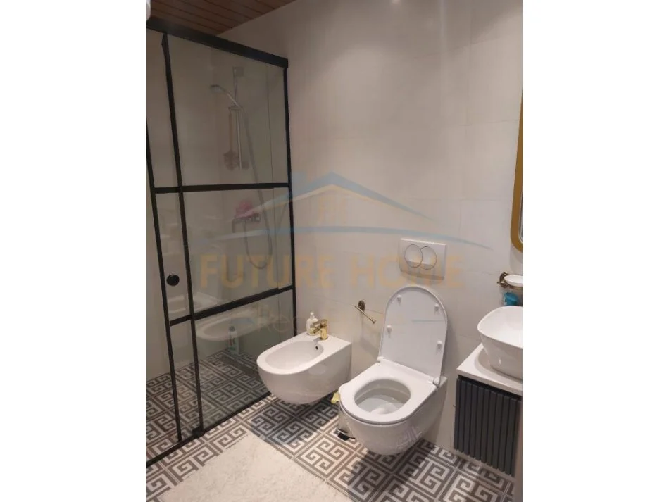 Tirane, jepet me qera apartament 2+1+2+Parkim Kati 9, 90 m² 720 € (DON BOSKO)