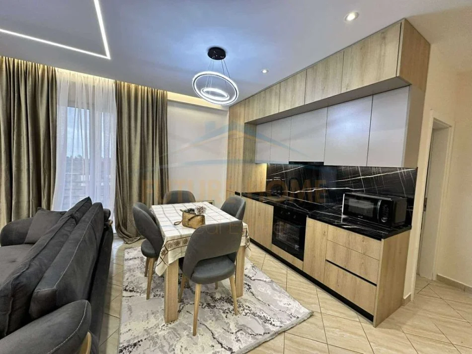 Tirane, shitet apartament 2+1 Kati 3, 125 m² 162.000 € (FRESKU)