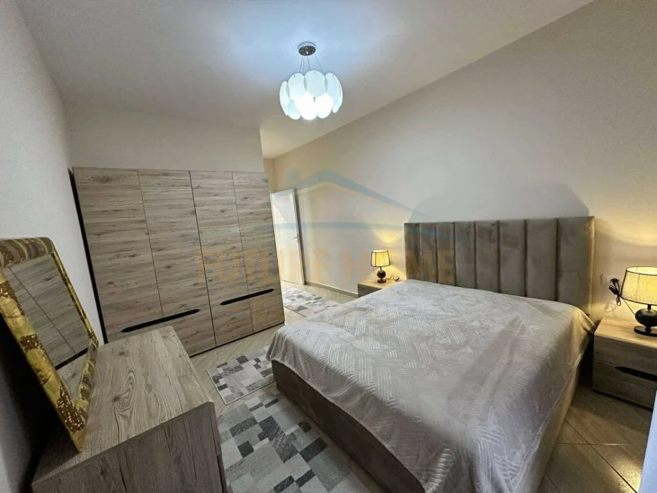 Tirane, shitet apartament 2+1 Kati 3, 125 m² 162.000 € (FRESKU)