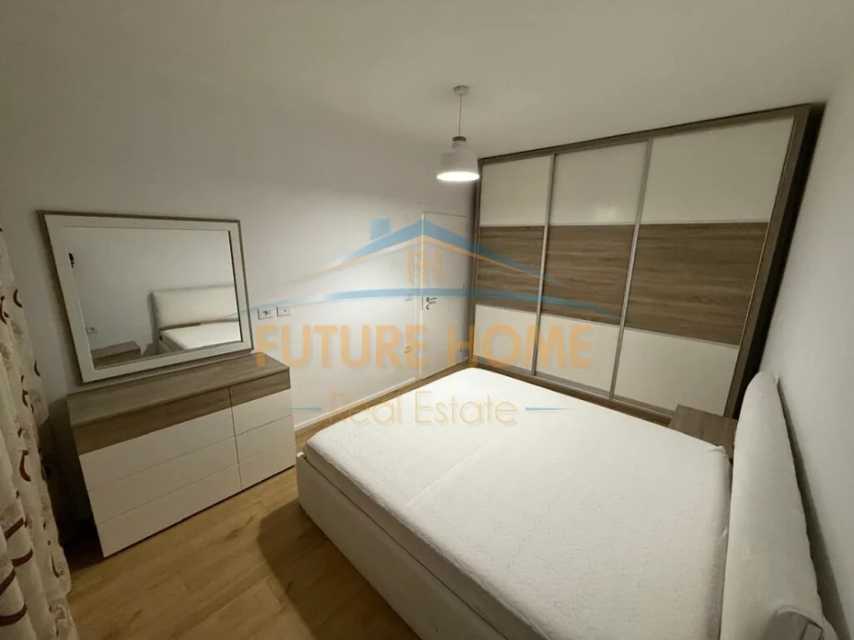 Tirane, jepet me qera apartament 1+1 Kati 9, 64 m² 450 € (Kompleksi Golden Park)