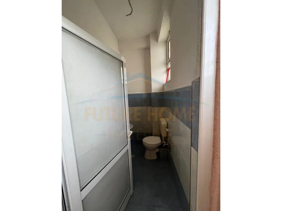 Korce, shitet ambjent biznesi Kati 0, 56 m² 60.000 € (Lagjia 10, Korçë)