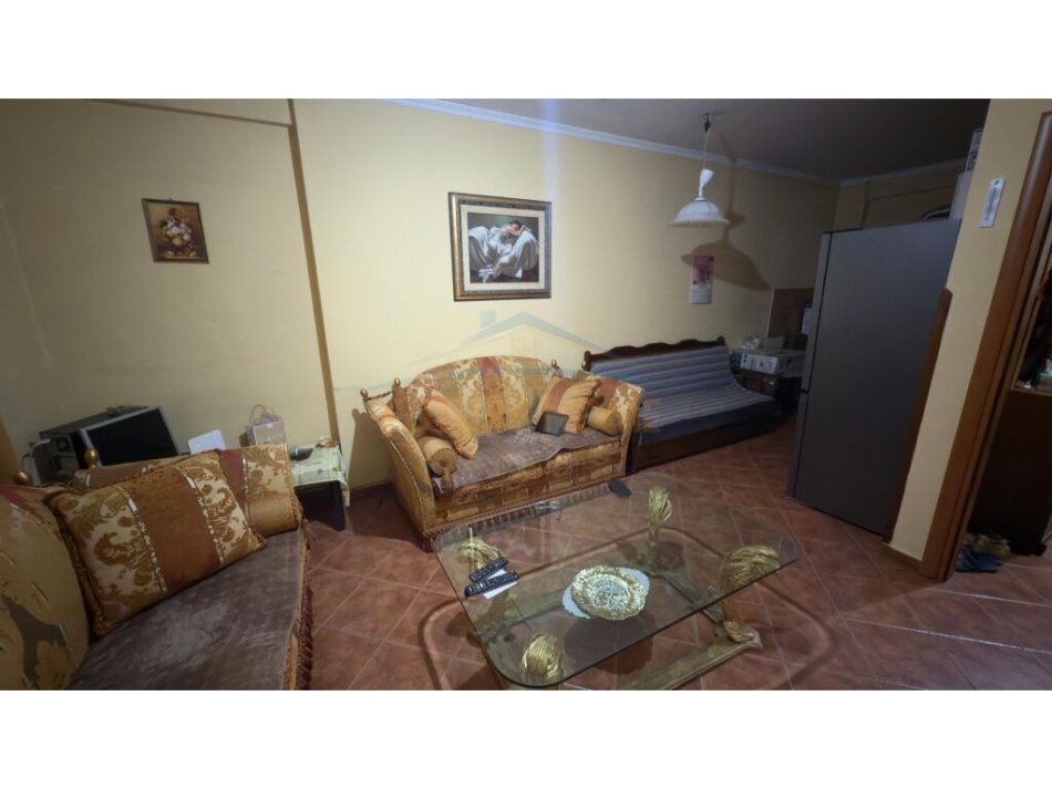 Tirane, shitet apartament 1+1+Ballkon Kati 10, 67 m² 157.000 € (stacioni i trenit)