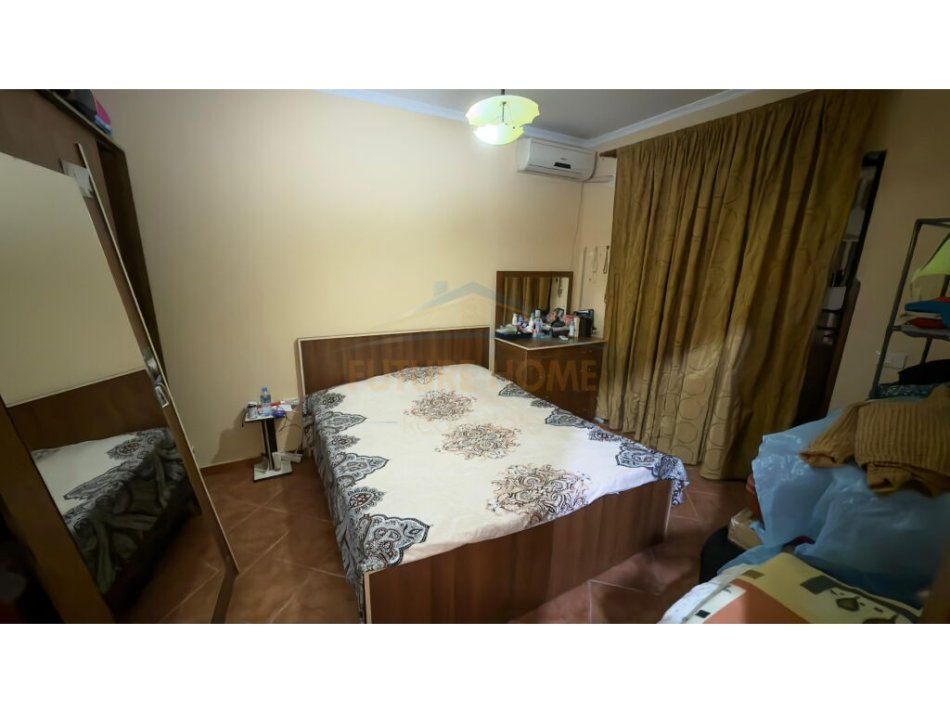 Tirane, shitet apartament 1+1+Ballkon Kati 10, 67 m² 157.000 € (stacioni i trenit)