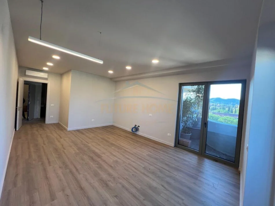 Tirane, jepet me qera zyre Kati 10, 113 m² 2.500 € (Rruga e Elbasanit)