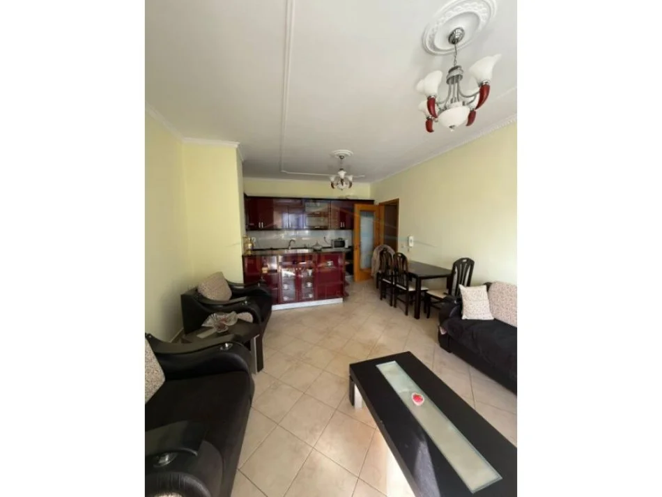 Tirane, jepet me qera apartament 2+1 Kati 4, 93 m² 600 € (Kodra e Diellit)