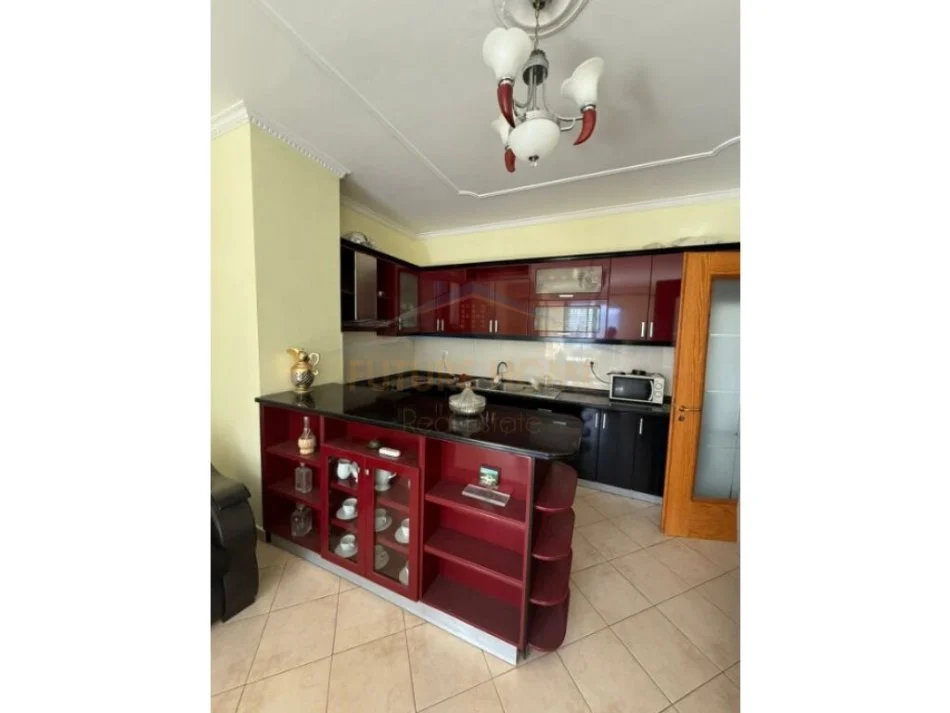 Tirane, jepet me qera apartament 2+1 Kati 4, 93 m² 600 € (Kodra e Diellit)