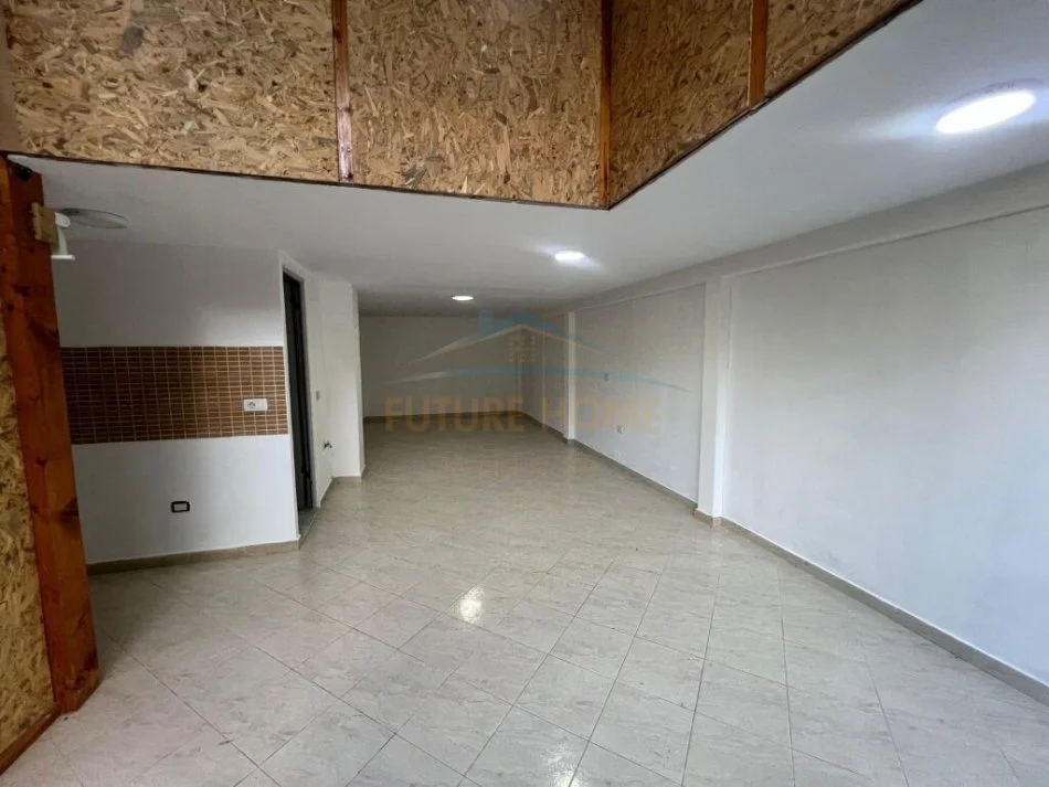 Tirane, shitet ambjent biznesi Kati 0, 44 m² 120.000 € (Riza Cerova)