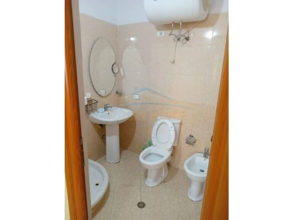 Tirane, jepet me qera apartament 2+1 Kati 4, 93 m² 600 € (Kodra e Diellit)