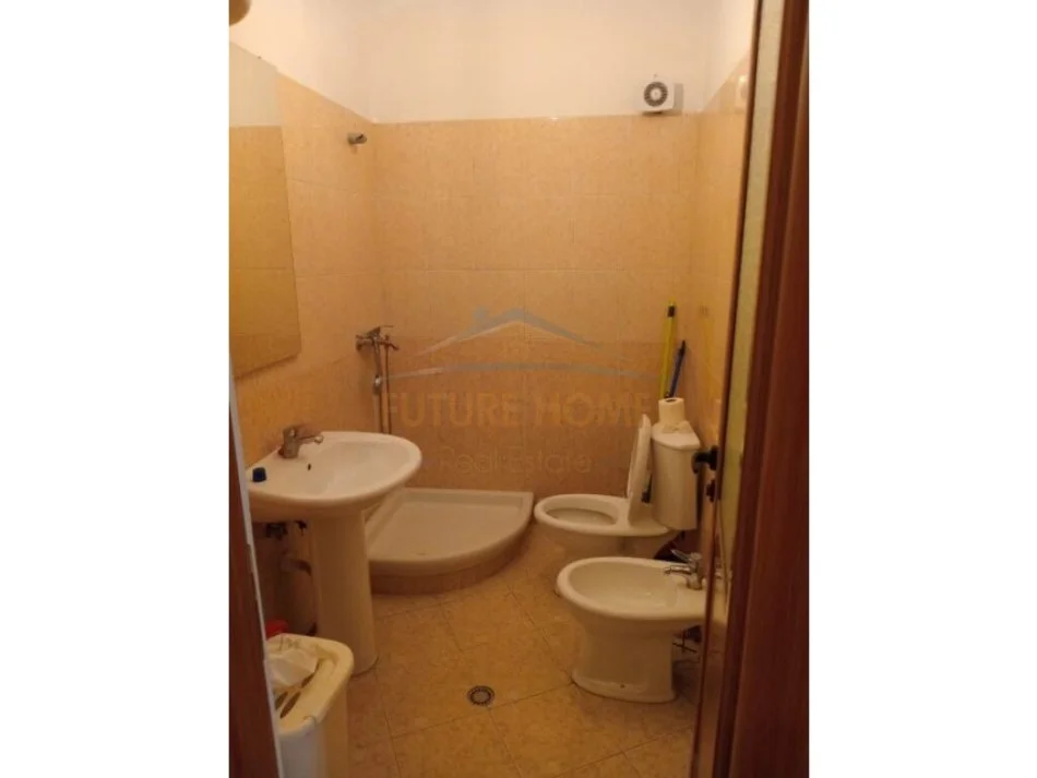 Tirane, jepet me qera apartament 2+1 Kati 4, 93 m² 600 € (Kodra e Diellit)