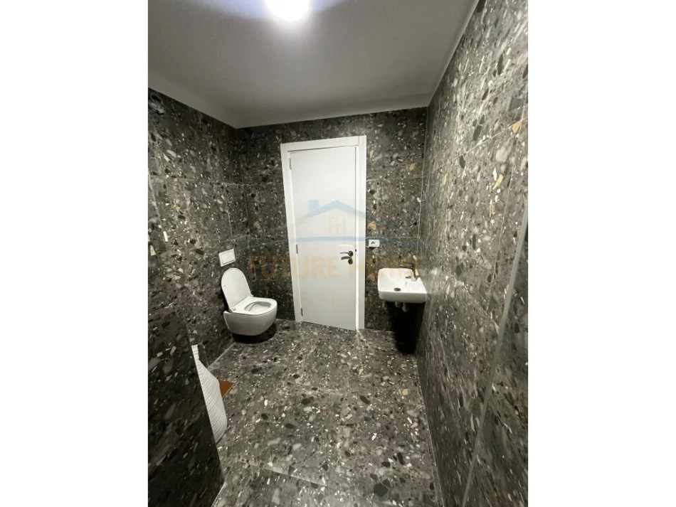 Tirane, shitet apartament duplex 2+1+Ballkon Kati 2, 121 m² 236.000 € (Ish Parku i Autobuzave)