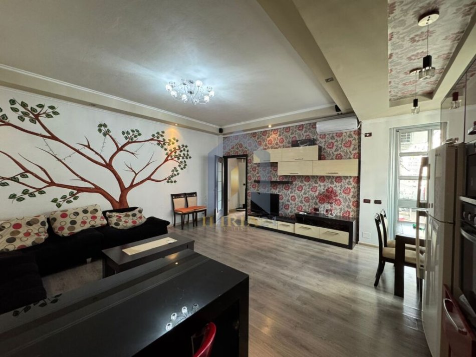Tirane, jap me qera apartament 1+1+Ballkon Kati 2, 70 m² 500 € (Bernard Bilota)