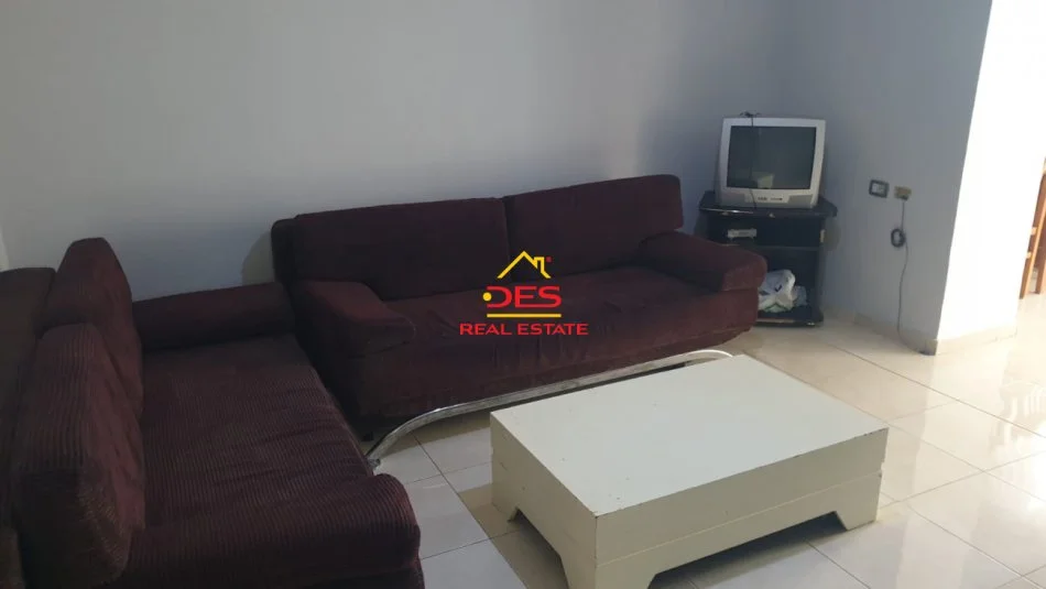 Vlore, jepet me qera shtepi 2+1+Ballkon Kati 0, 85 m² 300 € (Rruga Sadik Zotaj)