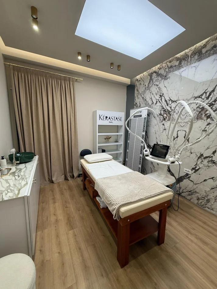 Tirane, jepet me qera , 125 m² 2.000 € (PARKU OLIMPIK)