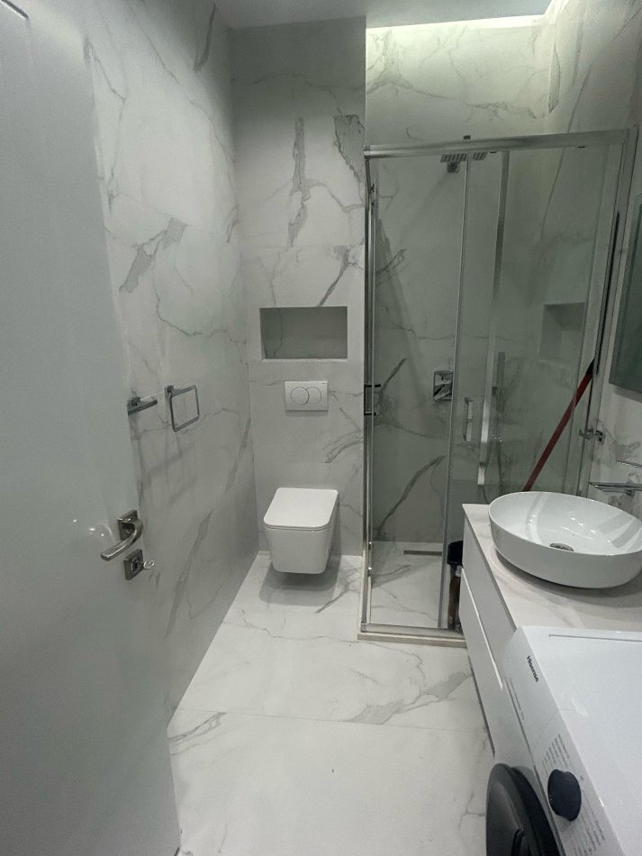 Tirane, jepet me qera apartament 2+1+Ballkon Kati 7, 120 m² 1.200 € (Qender)