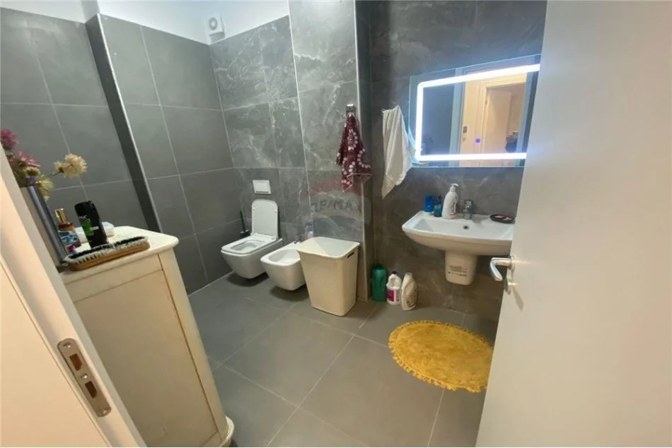 Tirane, shes apartament 2+1, Kati 2, 87 m² 107000 € (Univers City)