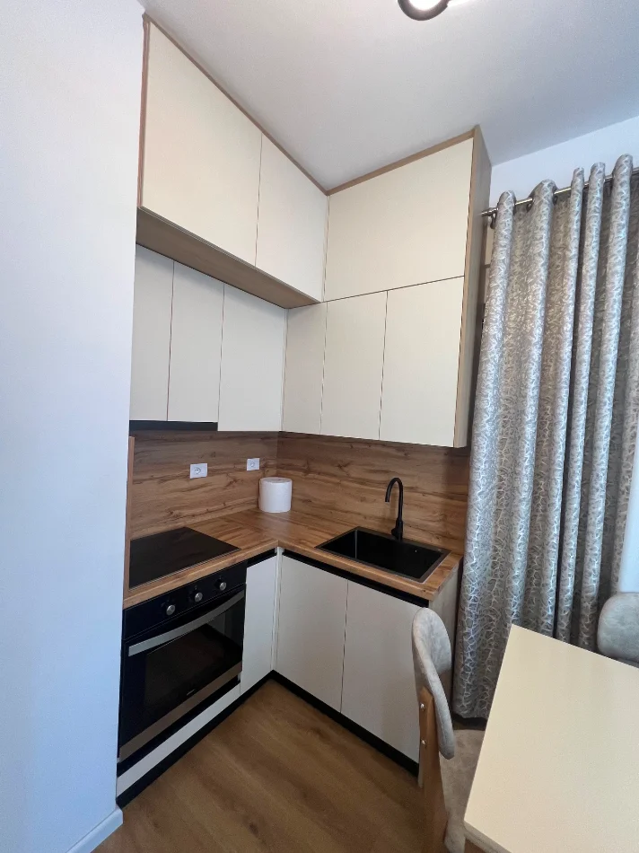 Tirane, jepet me qera apartament 1+1+Ballkon Kati 4, 60 m² (Rruga Pasho Hysa)