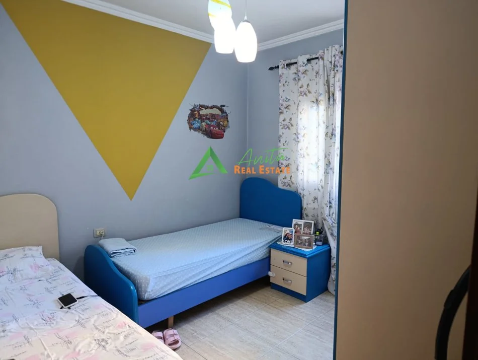 Tirane, shitet apartament 2+1+Ballkon Kati 4, 86 m² 158 000 Euor(Ish Fusha Aviacionit)