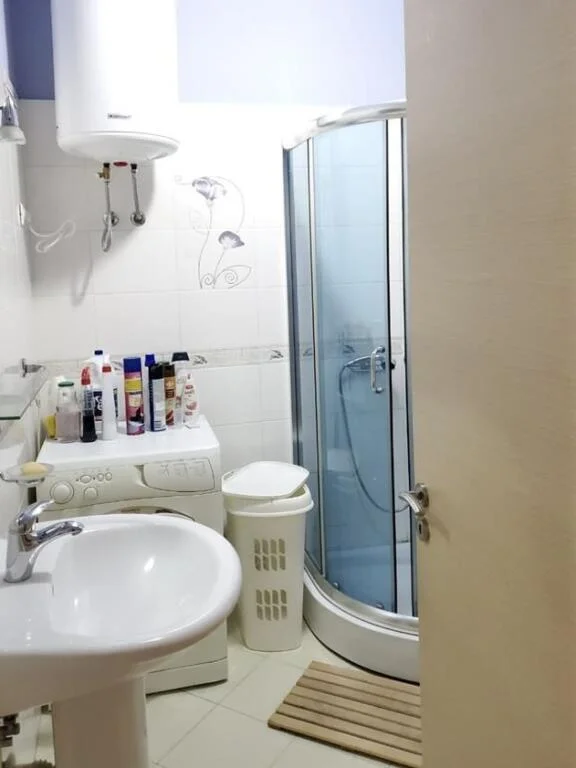 jepet me qera Kati 4, 550 €