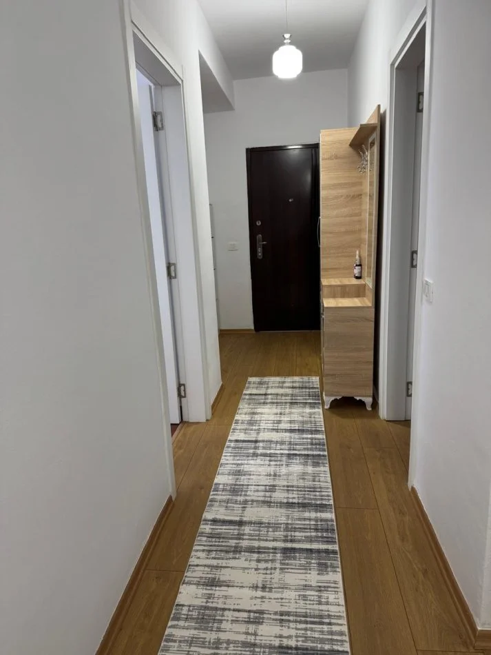 Tirane, jepet me qera 2+1+Ballkon Kati 8, 80 m² 600 € (rruga Ndre Mjeda)