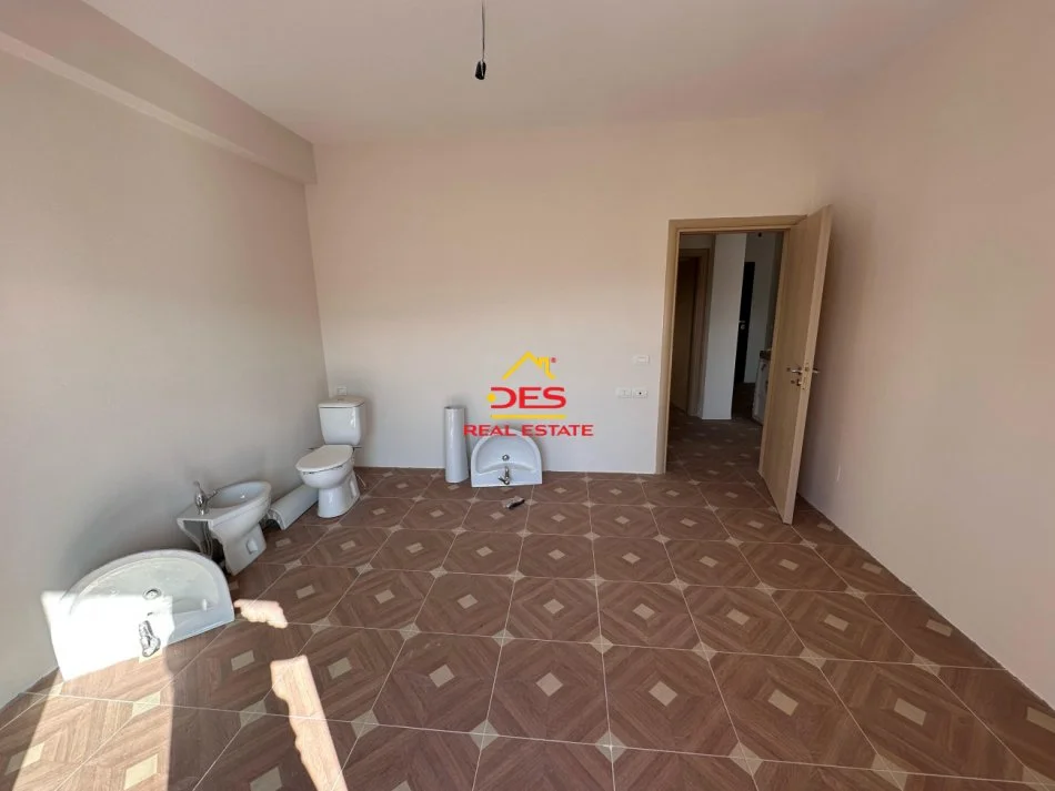 Vlore, shitet apartament 2+1+Ballkon Kati 9, 96 m² 105.000 € (Rruga Gjergj Kastrioti)