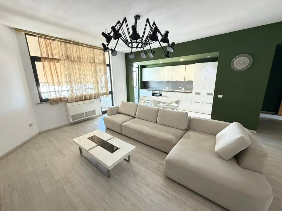 Tirane, jepet me qera apartament 2+1 Kati 9, 120 m² 850 € (bulevardi zogu i pare)