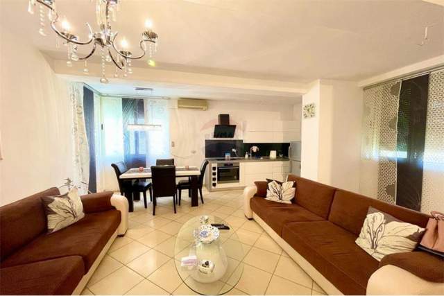 Tirane, jepet me qera apartament 1+1+BLK Kati 2, 70 m² 350 Euro (Rrugen Vorpsi)