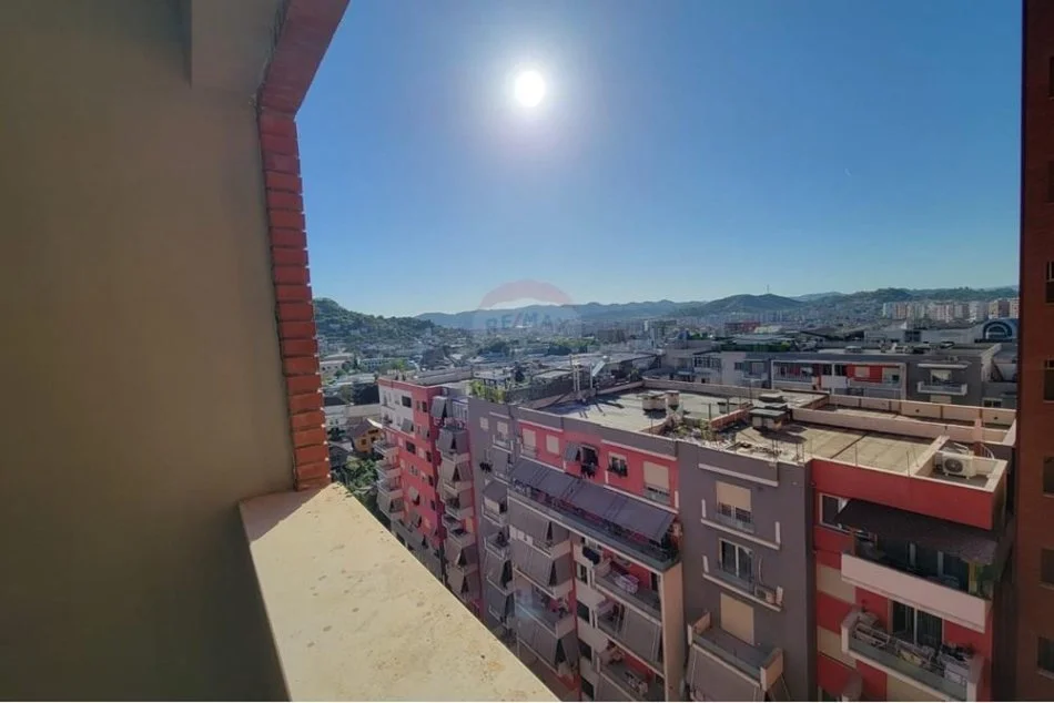 Tirane, jepet me qera , 80 m² 450 € (Tirana Golden Park)